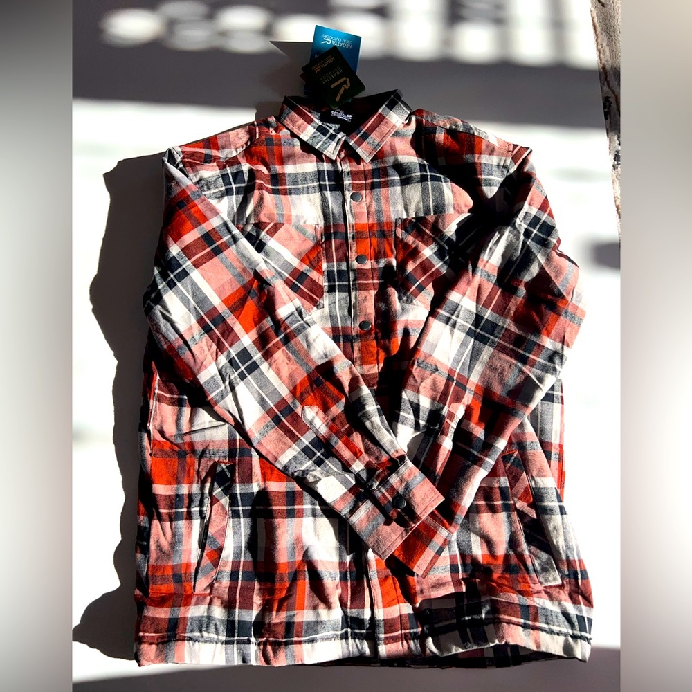 NWT Regatta Great Outdoors(UK)mens lined flannel (color-burnt red/navy)(XL)
